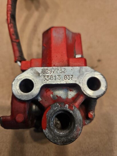 Cummins ISX 12 Diesel Engine SHUT OFF VALVE SOLENOID 5297737 OEM - 140$ Picture 1 of 4 Picture 2 of 4