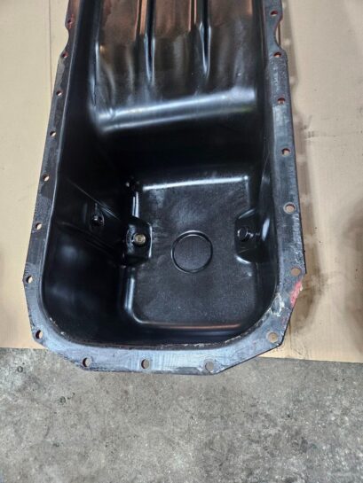2009 CUMMINS ISX DOHC DIESEL ENGINE OILPAN HOUSING 4952540 OEM - 525$ Picture 1 of 6 Picture 2 of 6 Picture 3 of 6