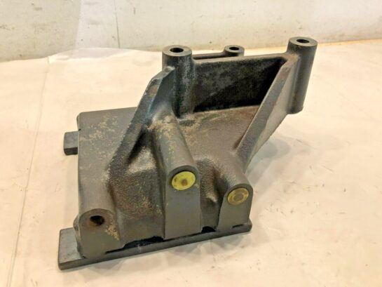 CUMMINS M11 QSM11 DIESEL ENGINE AIR BRAKE COMPRESSOR BRACKET 4083105 OEM - 180$ Picture 1 of 4