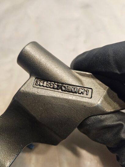 Cummins ISX15 Diesel Engine Fuel Injector Hold Down Clamp 3685567 OEM - 19$ Picture 1 of 4