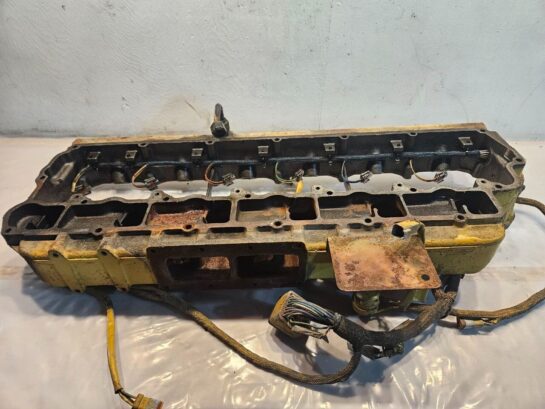 CATERPILLAR CAT 3126 Diesel Engine ROCKER ARM HOUSING w/ Wiring Harness 124-9916 - 420$ Picture 1 of 4 Picture 2 of 4