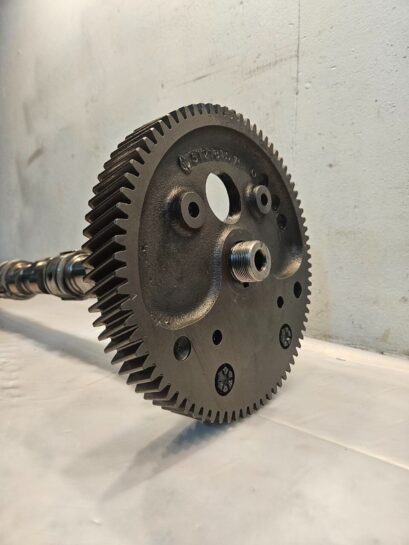 Detroit Diesel Engine 4-71 RH Camshaft 5102663 with Gear 5121815 OEM - 560$ Picture 1 of 8 Picture 2 of 8 Picture 3 of 8 Picture 4 of 8 Picture 5 of 8 Picture 6 of 8 Picture 7 of 8 Picture 8 of 8