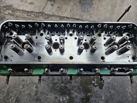 DETROIT DIESEL 4-71 Complete Engine Cylinder Head W/Valves 5102771 OEM - 1450$ Picture 1 of 10 Picture 2 of 10 Picture 3 of 10