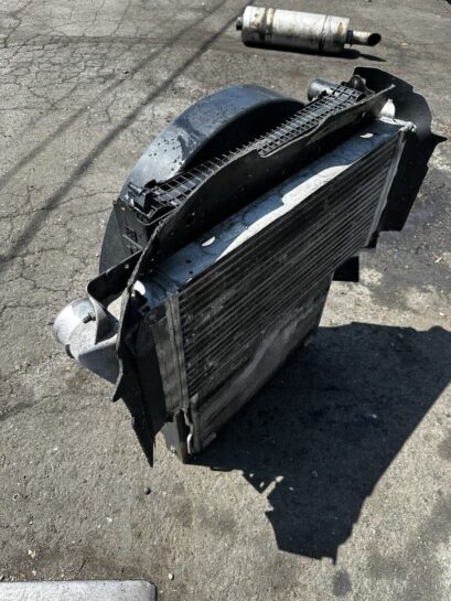 2004 FREIGHTLINER M2-106 Complete BEHR RADIATOR BHTD9438 from Cat C7 OEM - 750$ Picture 1 of 9 Picture 2 of 9 Picture 3 of 9 Picture 4 of 9