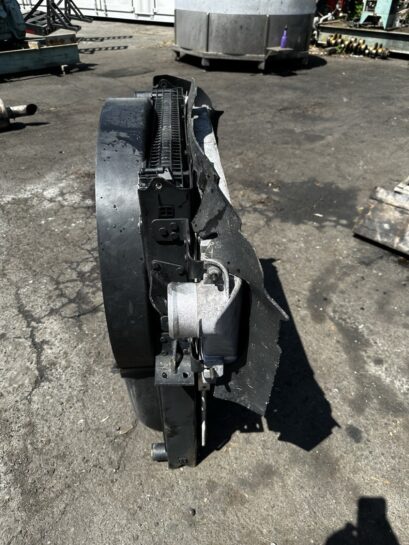 2004 FREIGHTLINER M2-106 Complete BEHR RADIATOR BHTD9438 from Cat C7 OEM - 750$ Picture 1 of 9 Picture 2 of 9 Picture 3 of 9 Picture 4 of 9 Picture 5 of 9