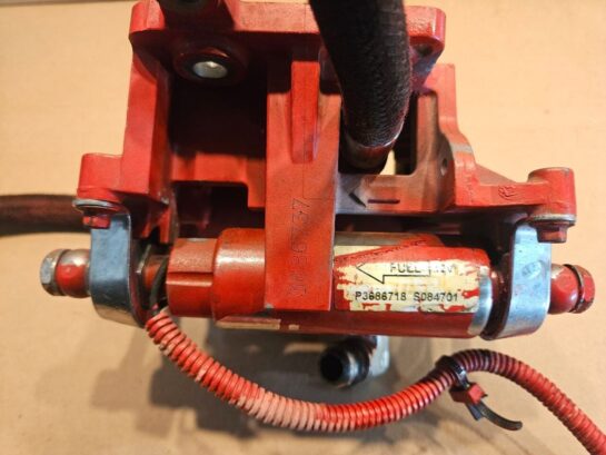 Cummins ISX15 Diesel Engine Fuel Transfer Pump with Bracket 3686718 OEM 3686735 - 290$ Picture 1 of 6 Picture 2 of 6