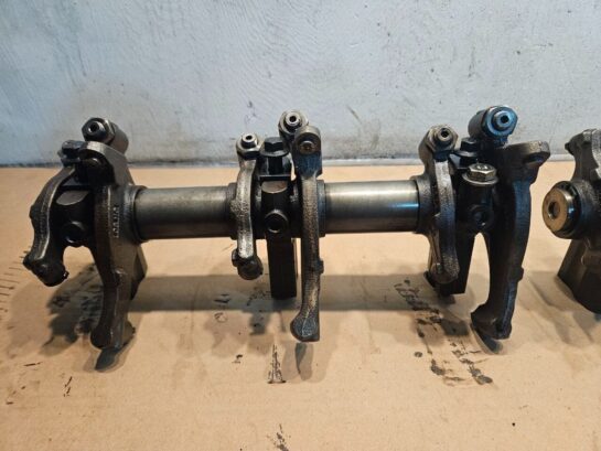 Cummins ISX 12 Diesel Engine Complete Rocker Arm Assembly 4975235; 4960120 OEM - 1100$ Picture 1 of 9