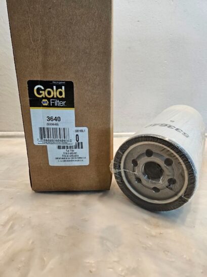 New Napa 3640 spin on Fuel Filter CAT Excavator Kenworth Peterbilt Freightliner - 45$ Picture 1 of 3