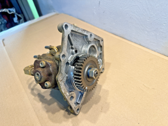 2019 CAT C4.4 ACERT Caterpillar Fuel Injection Pump LOW HOURS 370-8363 12V OEM - 1675$ Picture 1 of 7