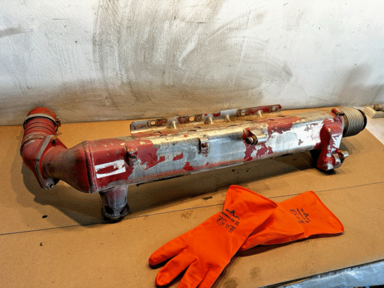 2009 Cummins ISX 400ST DOHC Diesel Engibe EGR Cooler 3689035 OEM - 675$ Picture 1 of 4 Picture 2 of 4 Picture 3 of 4