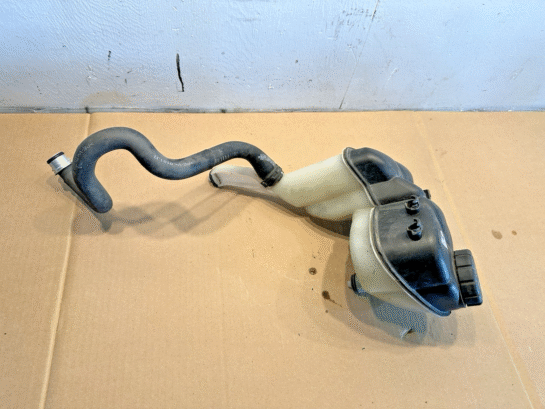 2009 MERCEDES S550 COOLANT RESERVOIR OVERFLOW EXPANSION BOTTLE WITH HOSE OEM - 50$ Picture 1 of 4