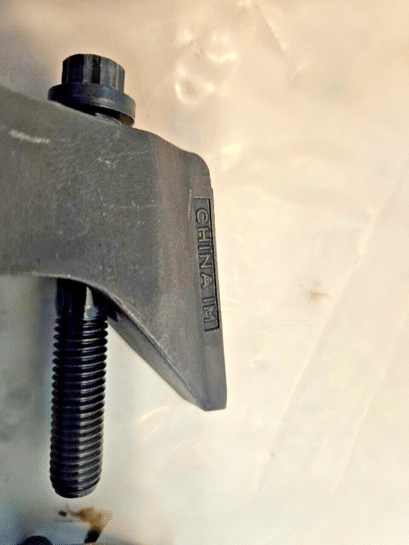 Set of 6 CUMMINS ISX15 450ST DOHC DIESEL ENGINE INJECTOR CLAMPS 4010231 OEM - 100$ Picture 1 of 3 Picture 2 of 3