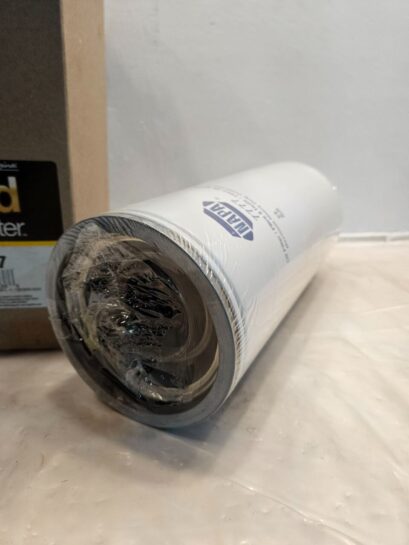 New NAPA GOLD Spin On OIL FILTER  7777 - 95$ Picture 1 of 2 Picture 2 of 2