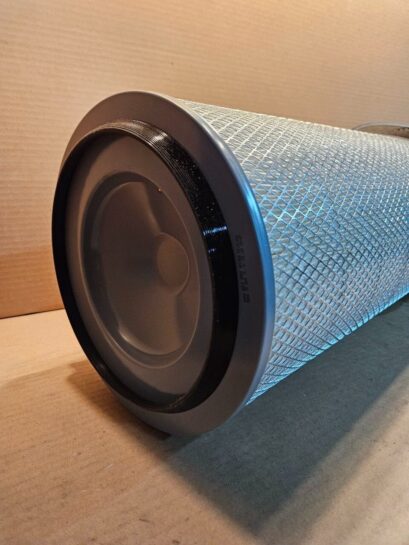 New Napa Gold Air Filter 6863 OEM for Kenworth W900 T680 C550 T880 T800 - 150$ Picture 1 of 5