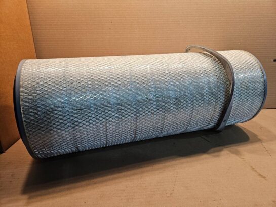 New Napa Gold Air Filter 2941 OEM FIL2941 For MACK and Western Star Semi - 130$ Picture 1 of 3