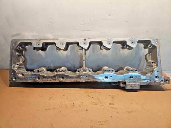 Cummins ISX12 ISX 11.9L Diesel Engine Rocker Housing 2897183 OEM - 470$ Picture 1 of 4