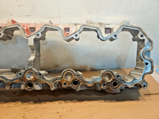 Cummins ISX12 ISX 11.9L Diesel Engine Rocker Housing 2897183 OEM - 470$ Picture 1 of 4 Picture 2 of 4 Picture 3 of 4 Picture 4 of 4