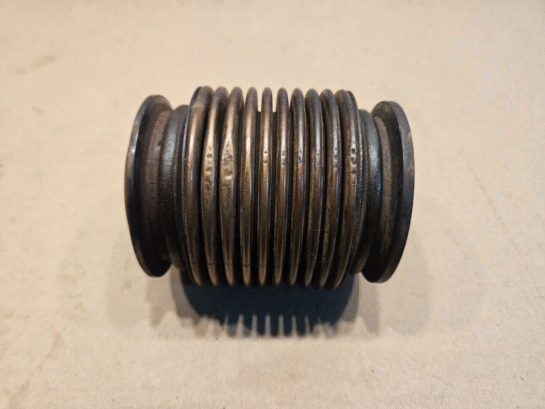 2013 Cummins ISX12 Diesel Engine EGR Cooler Bellows Plumbing 3686752 OEM - 220$ Picture 1 of 3 Picture 2 of 3