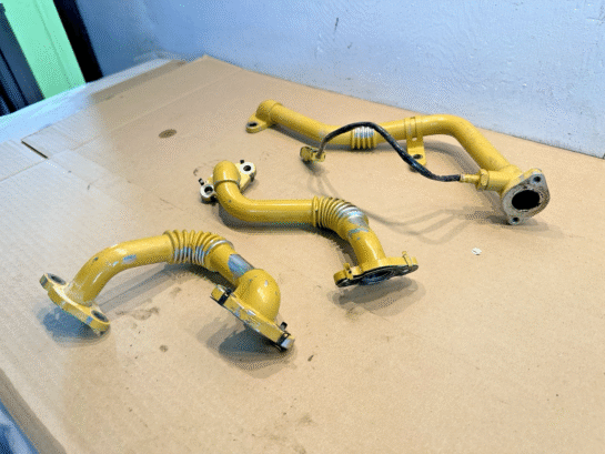 CAT Perkins C4.4 ACERT Diesel engine EGR pipes 372-2850 OEM 372-2851; 357-7350 - 275$ Picture 1 of 2