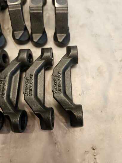 Set of 12 Cummins ISL ISC 8.9L diesel engine crosshead valves 3943445 OEM - 85$ Picture 1 of 3