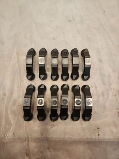 Set of 12 Cummins ISL ISC 8.9L diesel engine crosshead valves 3943445 OEM - 85$ Picture 1 of 3 Picture 2 of 3