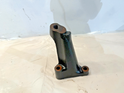 DETROIT DIESEL DD15 RADIATOR MOUNTING SUPPORT BRACKET A4722030240 OEM