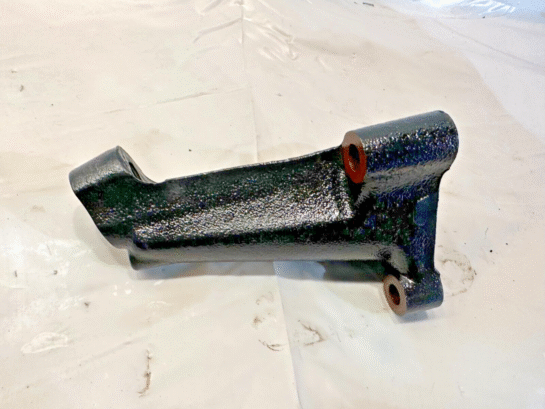 DETROIT DIESEL DD15 RADIATOR MOUNTING SUPPORT BRACKET A4722030240 OEM - 40$ Picture 1 of 3 Picture 2 of 3 Picture 3 of 3