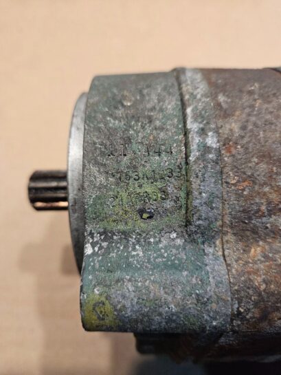 2003 Cat Caterpillar C10 / C12 Power Steering Pump OEM - 200$ Picture 1 of 4