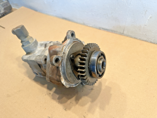 CAT 3406E Caterpillar C15 LUK Power Steering Pump 2106031 OEM - 285$ Picture 1 of 3 Picture 2 of 3 Picture 3 of 3