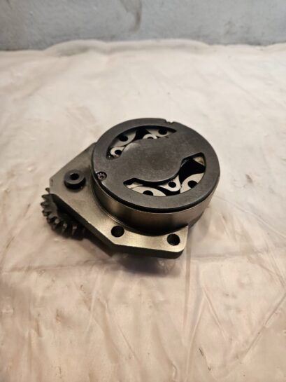 Cummins ISL 8.3L ISC 8.9L diesel engine oil pump 3991123 OEM - 130$ Picture 1 of 4