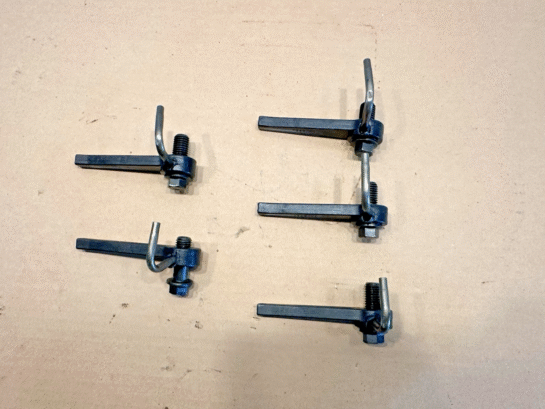 SET OF 5 CUMMINS QSX15 DIESEL ENGINE OIL PISTON COOLING NOZZLES 3702220 OEM - 475$ Picture 1 of 2