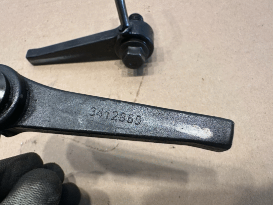 SET OF 5 CUMMINS QSX15 DIESEL ENGINE OIL PISTON COOLING NOZZLES 3702220 OEM - 475$ Picture 1 of 2 Picture 2 of 2