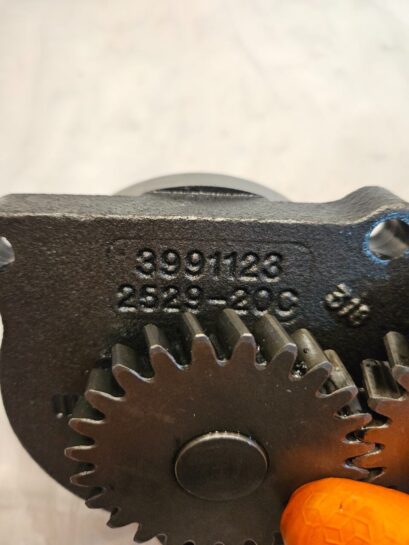 Cummins ISL 8.3L ISC 8.9L diesel engine oil pump 3991123 OEM - 130$ Picture 1 of 4 Picture 2 of 4 Picture 3 of 4 Picture 4 of 4