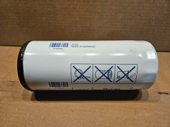 New Volvo Excavator Oil Filter 17533661 OEM - 90$ Picture 1 of 2