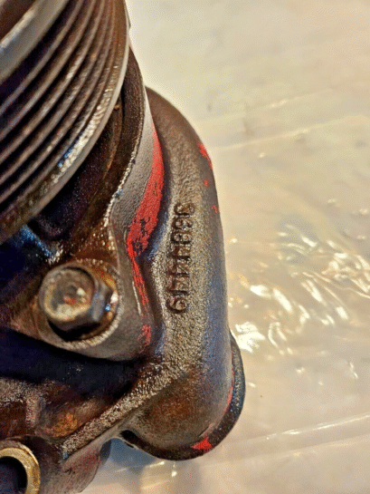2009 CUMMINS ISX 400ST DOHC Diesel Engine WATER PUMP 3684449 OEM - 350$ Picture 1 of 4