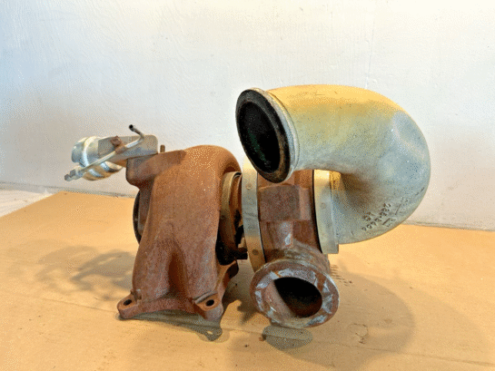 Caterpillar CAT C15 ACERT Diesel Engine High Pressure Turbocharger 20R1177 OEM - 1400$ Picture 1 of 6 Picture 2 of 6