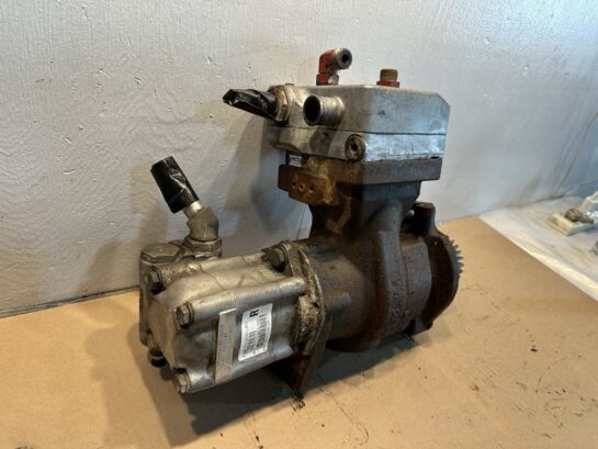 2011 CUMMINS ISX 12 DIESEL ENGINE AIR BRAKE COMPRESSOR 4318218RX OEM - 1350$ Picture 1 of 6 Picture 2 of 6