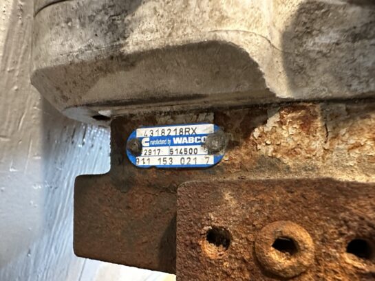 2011 CUMMINS ISX 12 DIESEL ENGINE AIR BRAKE COMPRESSOR 4318218RX OEM - 1350$ Picture 1 of 6 Picture 2 of 6 Picture 3 of 6 Picture 4 of 6