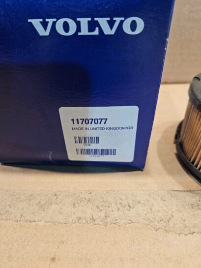 New Volvo air filter breather element 11707077 OEM - 25$ Picture 1 of 3
