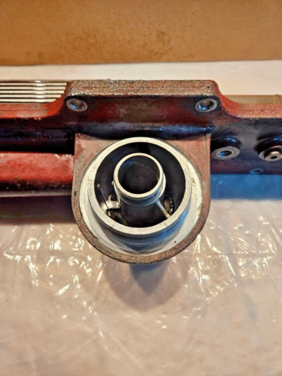 2009 Cummins ISX15 400ST DOHC Diesel Engine Oil Cooler with Housing 4965895 OEM - 350$ Picture 1 of 4