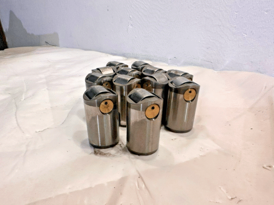 Set of 12 Cummins 8.3L 6CT ISC QSL ISL Tappet Valve Cam Followers 3965966 OEM - 270$ Picture 1 of 3 Picture 2 of 3