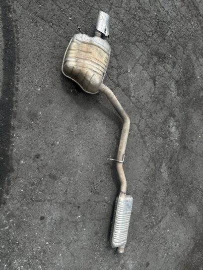 12-14 Mercedes C250 M271 1.8L REAR EXGHAUST MUFFLER W/ INTERMEDIATE PIPE OEM - 185$ Picture 1 of 4