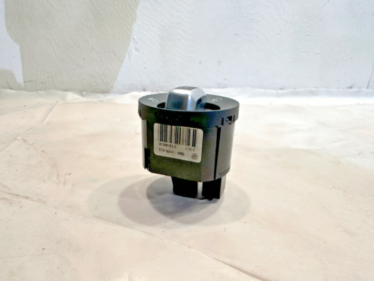 2009-2012 Volkswagen Tiguan Dashboard Headlight Switch Control 3C8941431E OEM - 45$ Picture 1 of 4