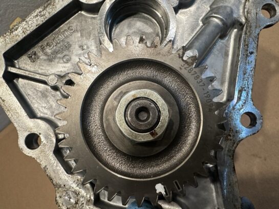 2019 CAT C4.4 ACERT Caterpillar Fuel Injection Pump LOW HOURS 370-8363 12V OEM - 1675$ Picture 1 of 7 Picture 2 of 7 Picture 3 of 7 Picture 4 of 7