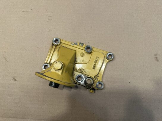 2019 Caterpillar CAT C4.4 Diesel Engine Oil Filter Head 352-7822 Housing OEM - 90$ Picture 1 of 3