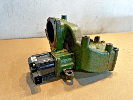 2009 Cummins ISX15 400ST DOHC DIESEL ENGINE EGR Valve 3684707 OEM  3684707-RX - 850$ Picture 1 of 8