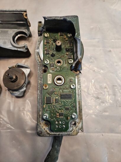 For Parts Holset HE400VG Volvo D13 Mack MP8 Turbo Actuator OEM - 140$ Picture 1 of 9 Picture 2 of 9 Picture 3 of 9 Picture 4 of 9 Picture 5 of 9