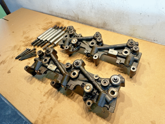 2012 Cummins ISX12 Diesel Engine Complete Jake Brake Set 4298971 and 4298972 OEM - 2250$ Picture 1 of 9