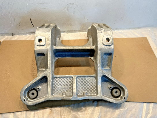 Caterpillar CAT C4.4 Pedestal Radiator Mounting Bracket 387-6428 OEM - 565$ Picture 1 of 4