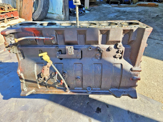 2009 Cummins ISX 400ST DOHC 400HP CPL 2732 Diesel Engine Block 4965677 OEM - 2400$ Picture 1 of 9 Picture 2 of 9 Picture 3 of 9 Picture 4 of 9 Picture 5 of 9